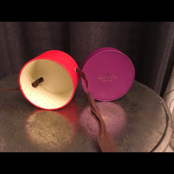 Kate Spade Round Jewelry Gift Box - Picture 3 of 5